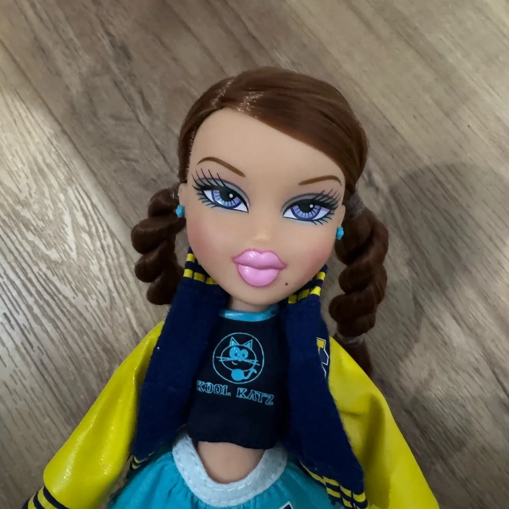 Bratz Roxy - Picture 3 of 3